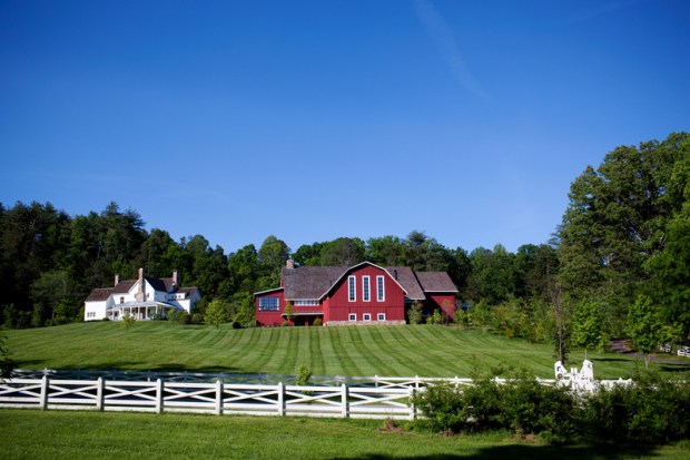 no-sign-marks-the-barn-at-blackberry-farm