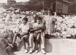 Robert Kennedy Joe Kennedy John and Joan in 1938 at the Hotel du Cap